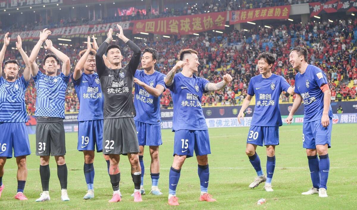 《嚎叫》中的变身场面一时间被人们奔走相告(当然付出的代价也是昂贵的)。